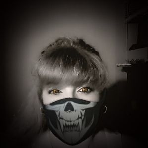 Meet your Posher, Danyelle